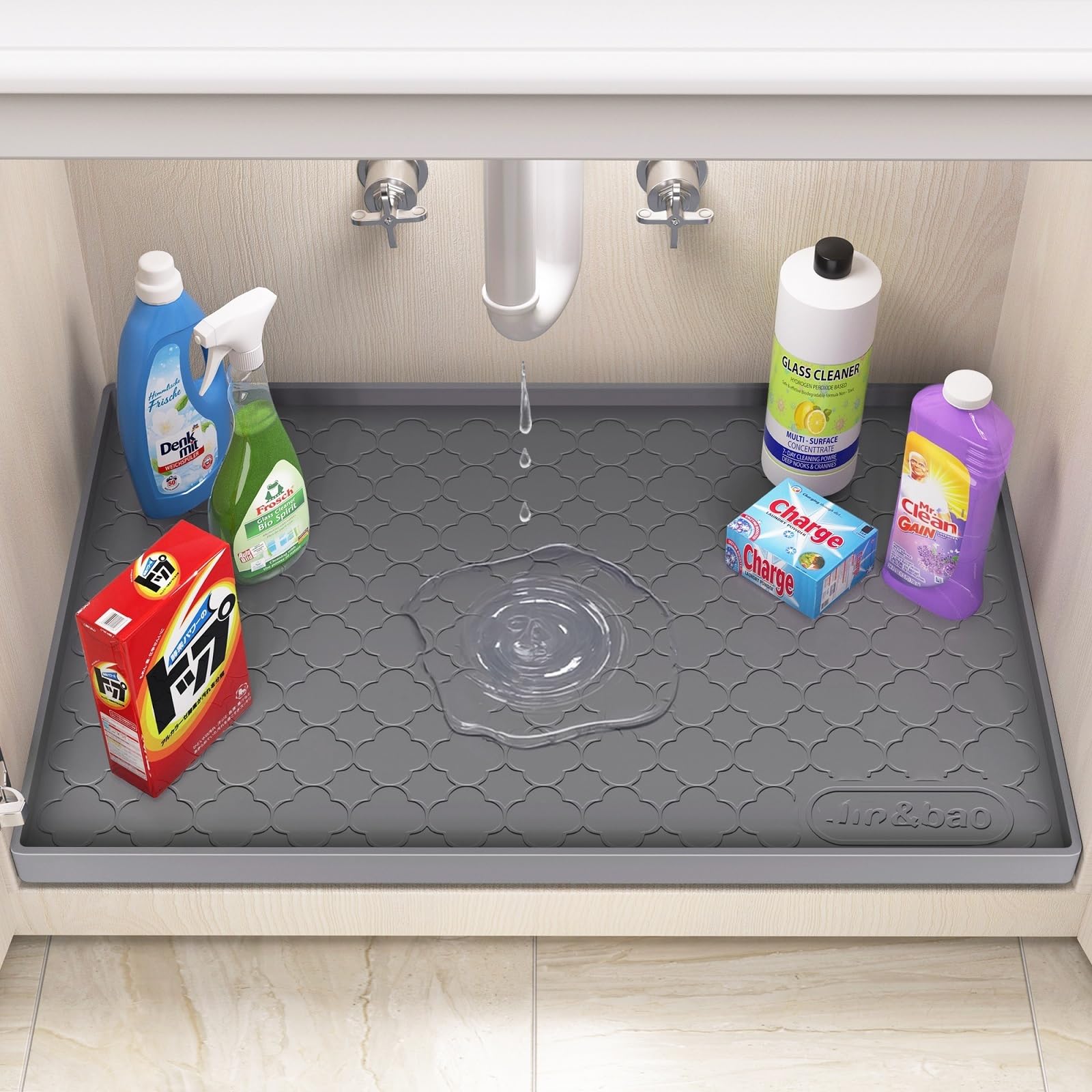 Jin&Bao waterproof mat for kitchen and bathroom surfaces stays dry.