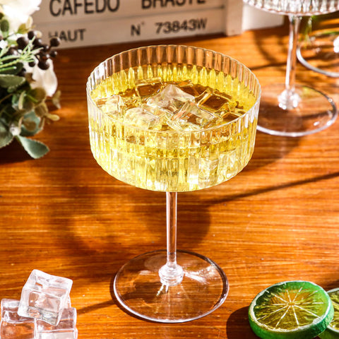 Jingmore party-use plastic glassware offers versatile serving for birthdays, proms, and outdoor events