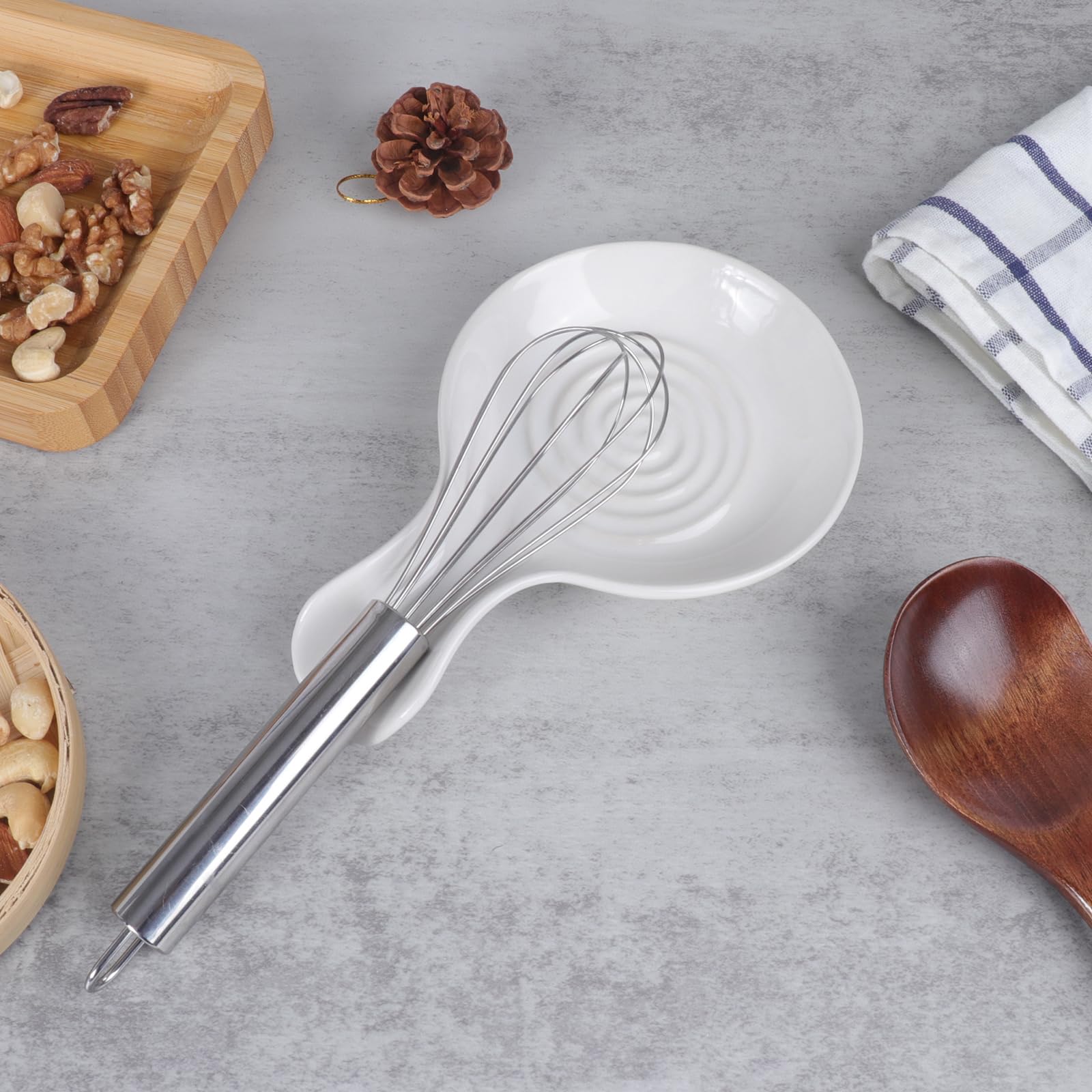 JINIHFW swirl-design adds artistic kitchen accent