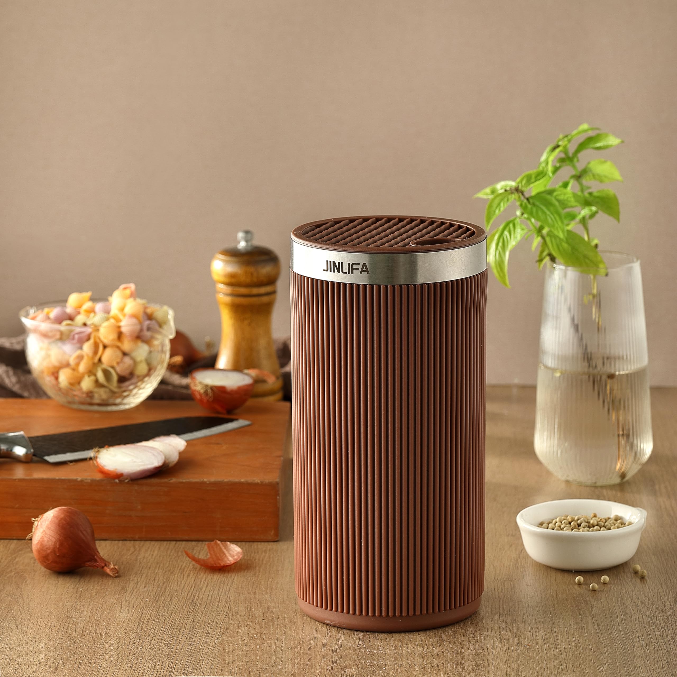 JINLIFA removable insert simplifies cleaning to maintain hygiene and cleanliness.