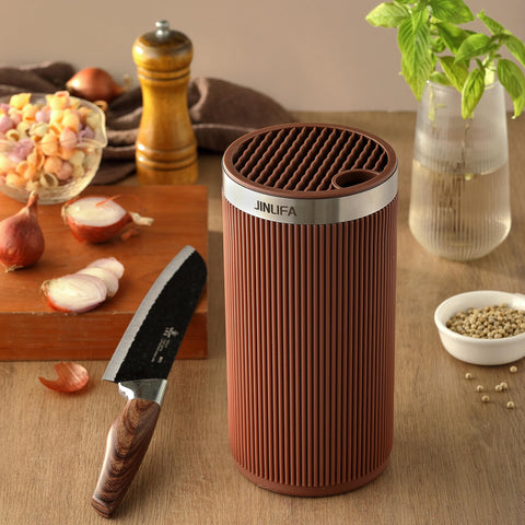 JINLIFA vertical knife storage keeps blades organized and within reach.