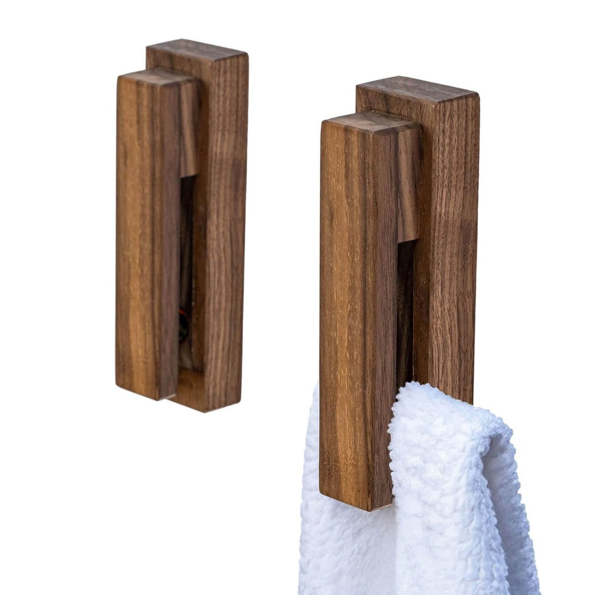 JINMURY wood towel hooks set on wall for clutter-free bathroom storage.