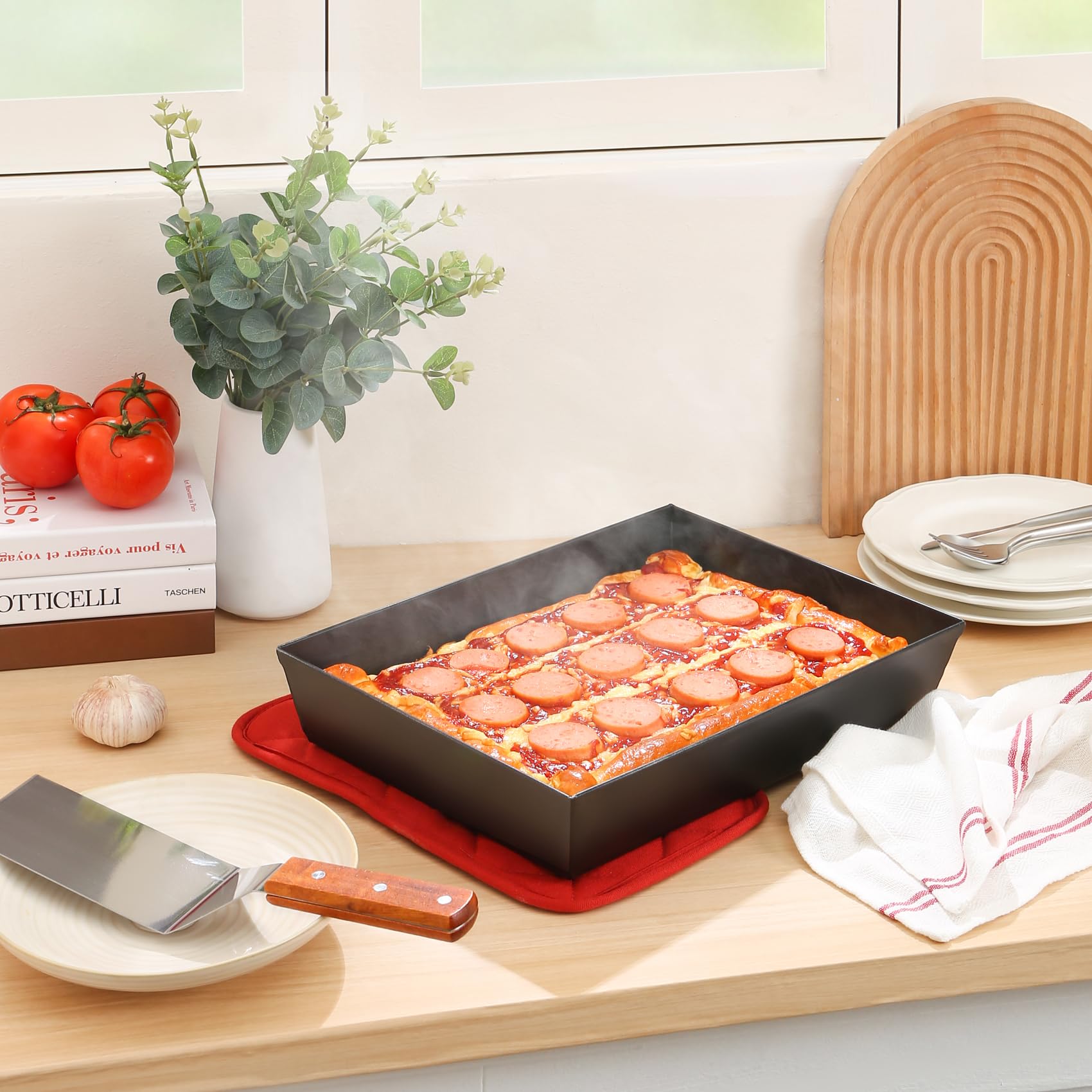 Jisculo PTFE non-stick coating ensures easy release and cleanup.