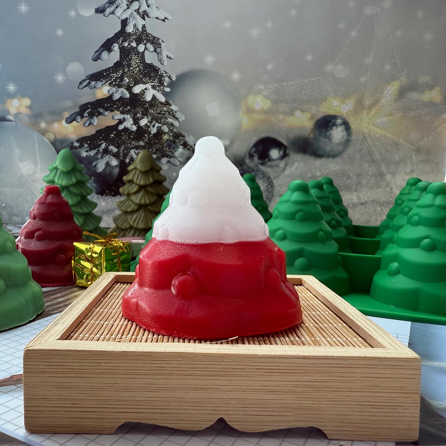 JJzxwish Christmas tree silicone mold, versatile for cakes, jellies, and ice cubes.