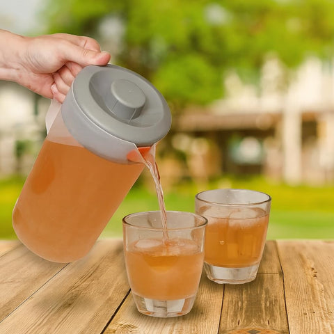 JOEY'Z BPA-free pitcher ensures safe beverage contact.