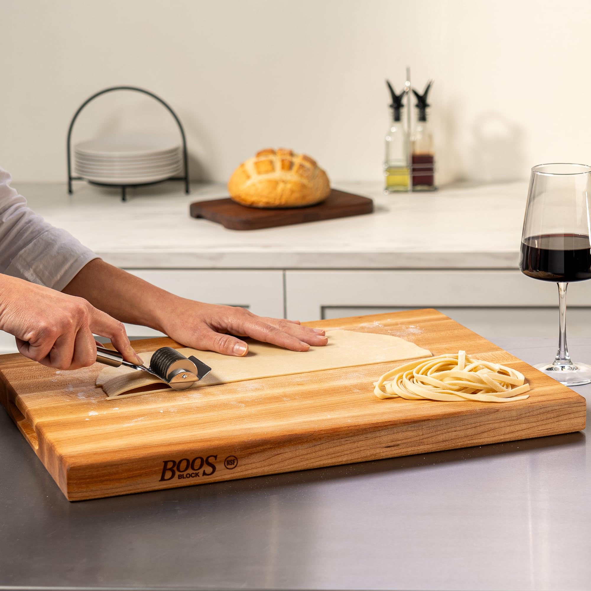 12 lb weight conveys sturdy stability for prep work