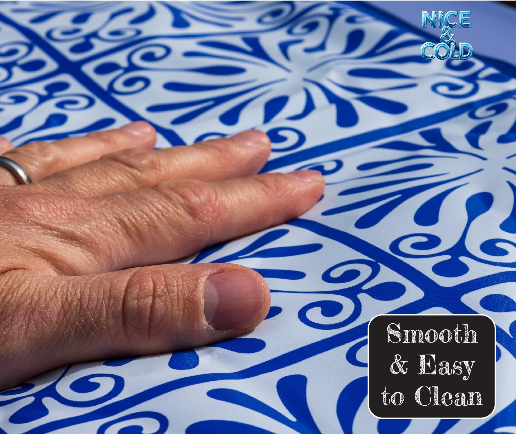 Portable and lightweight Johnny World ice mat ideal for picnics and buffets