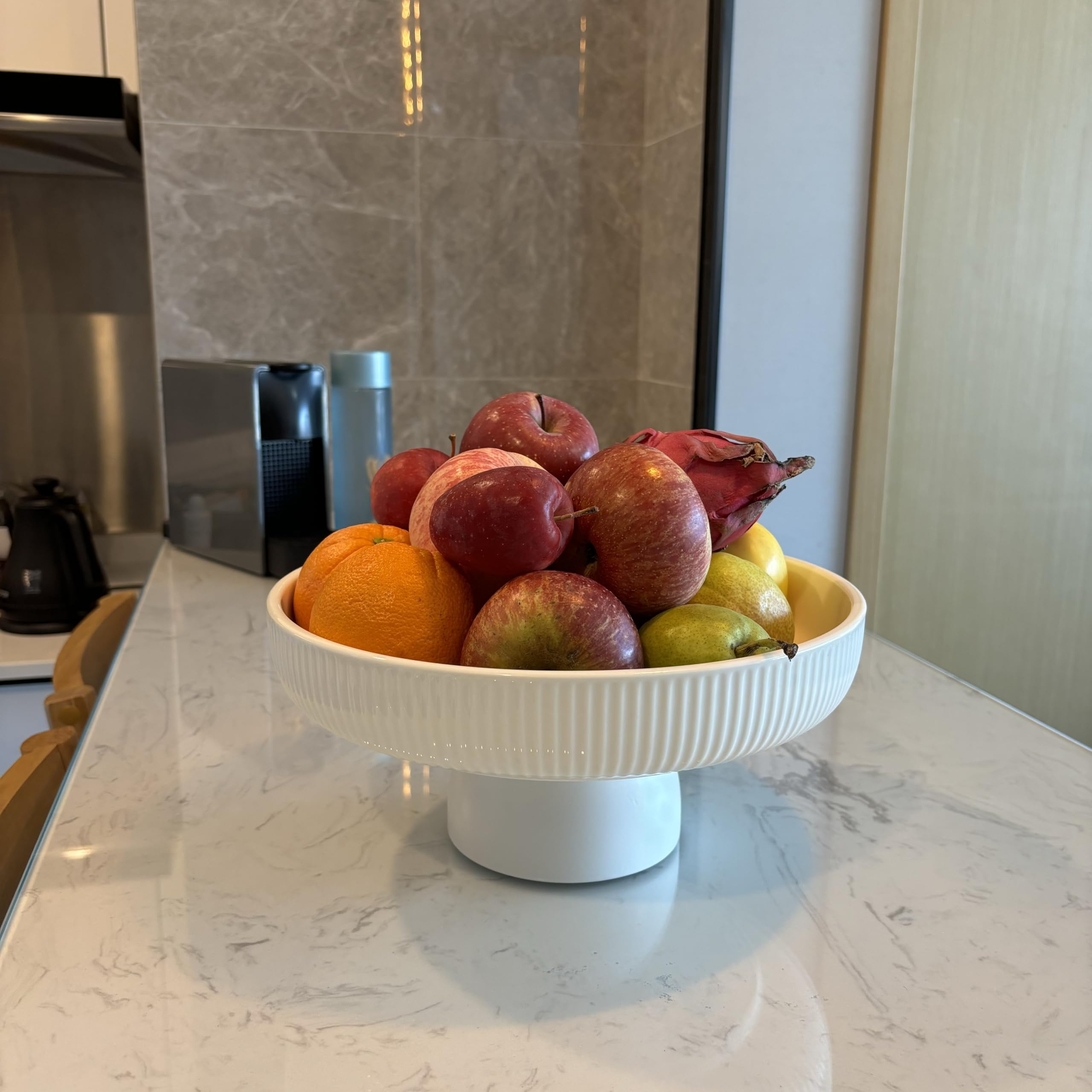 JolieJulie fruit bowl with secure packaging ensures safe transit and presentation.
