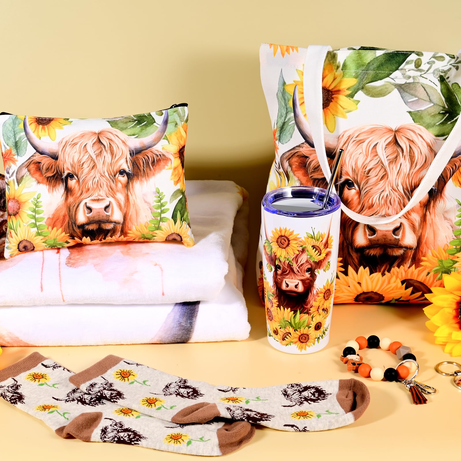 JolliKids Highland Cow cosmetic bag—lightweight travel organizer.