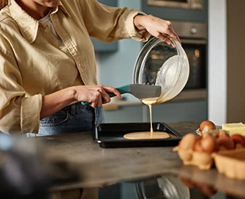 Joseph Joseph Duo silicone spatula ideal for mixing and folding ingredients.