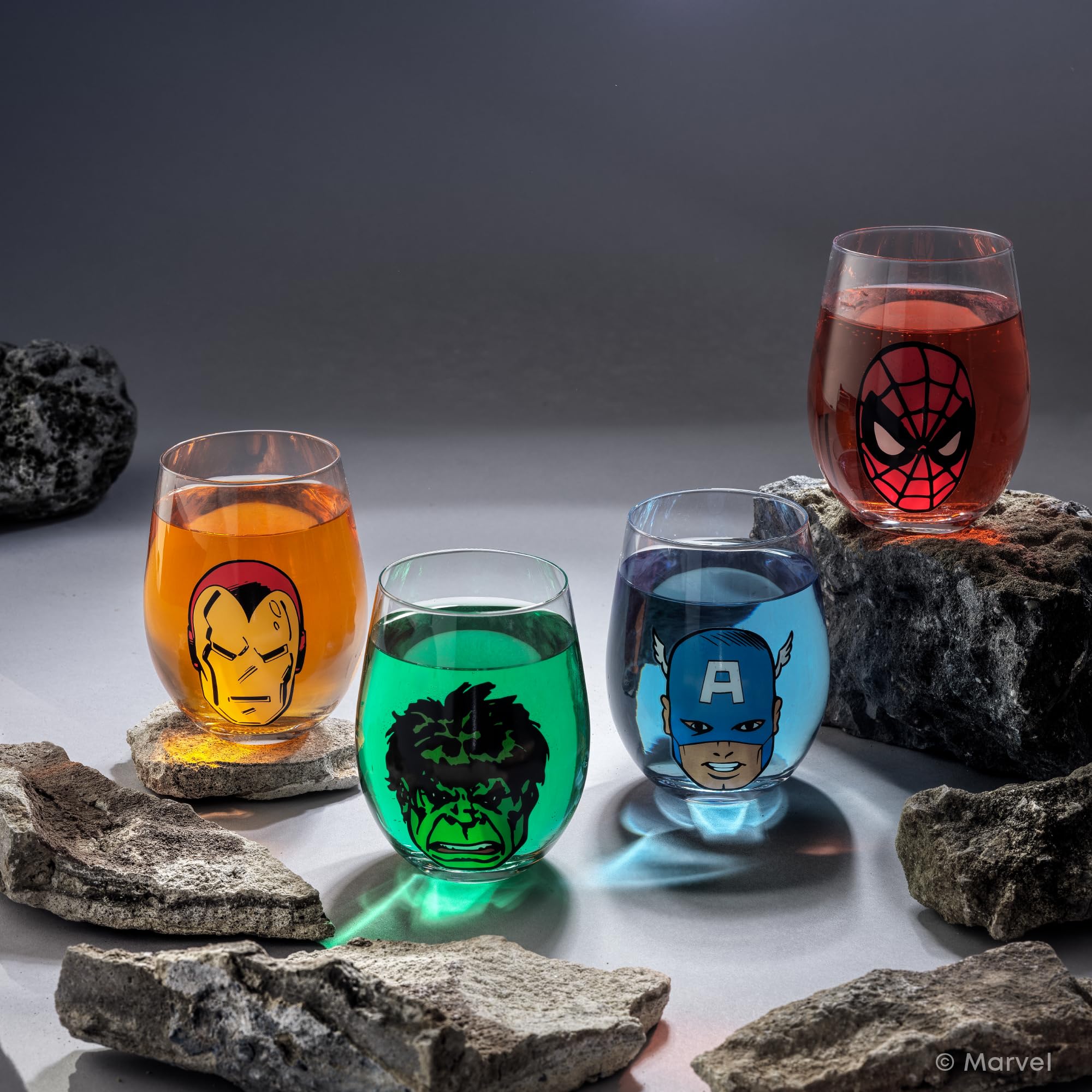 JoyJolt Marvel Heroes 19oz glass ideal for water, juice, or soda.