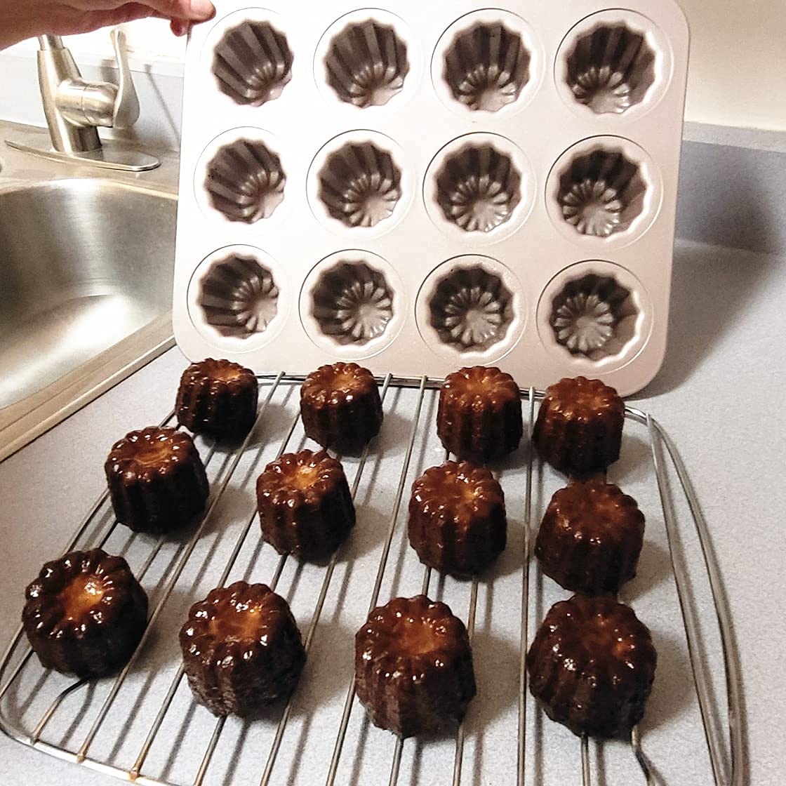 JRVT The Love 12-cavity mold bottom view showing sturdy carbon steel construction.