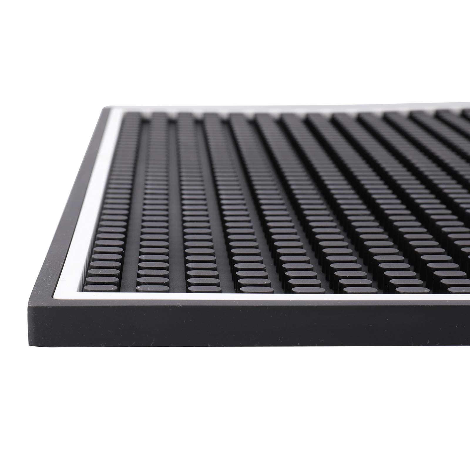 Jucoan commercial-bar setup with mats for professional use.