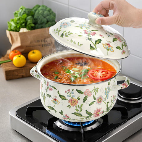 Jucoan lid seals moisture for richer flavors in broths and simmered dishes