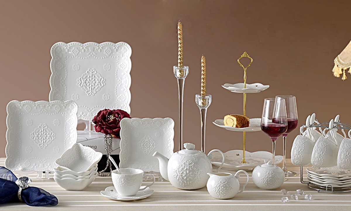 Jusalpha dessert stand perfect for fruit and sweets.