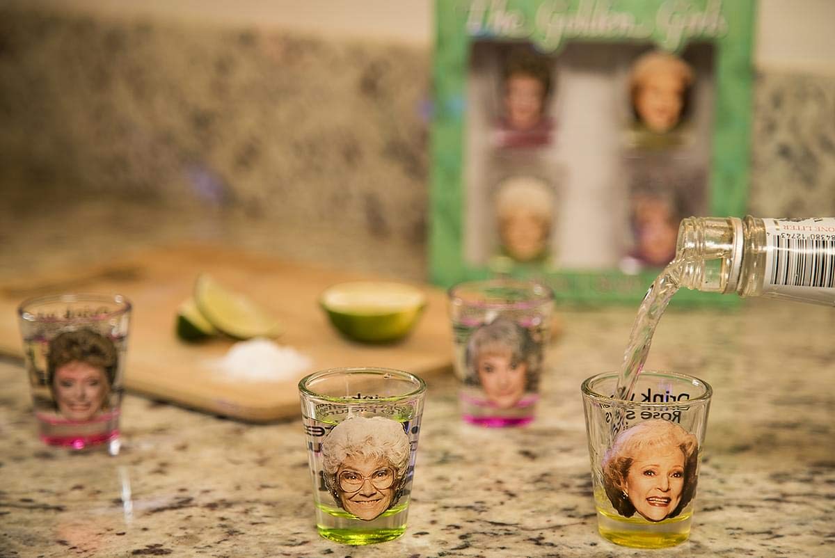Compact 1.5 oz glasses fit in mini bar sets or travel parties.
