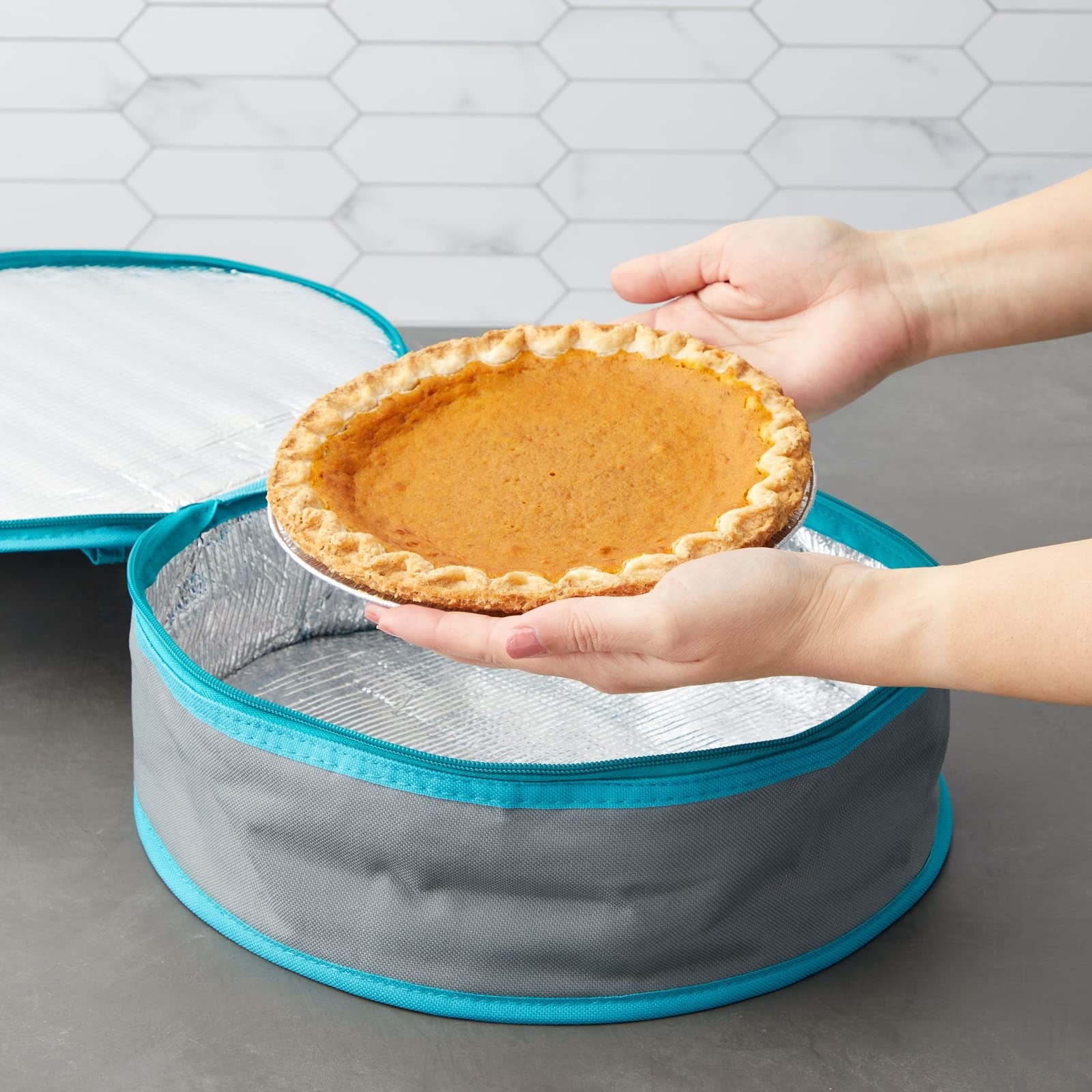 Juvale carrier features foam insulation for steady heat or cold retention