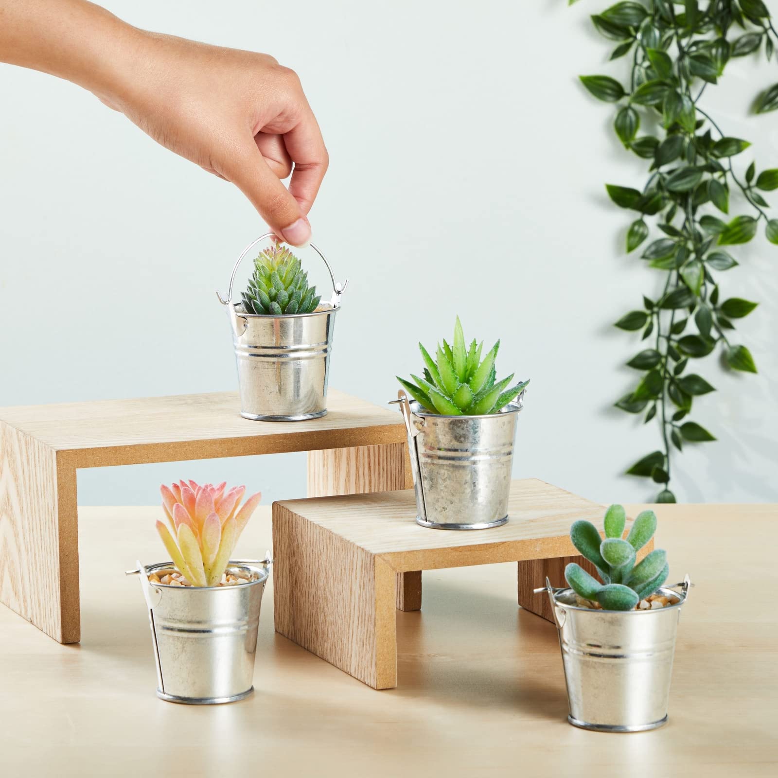 Juvale mini metal buckets handle close-up for easy transport