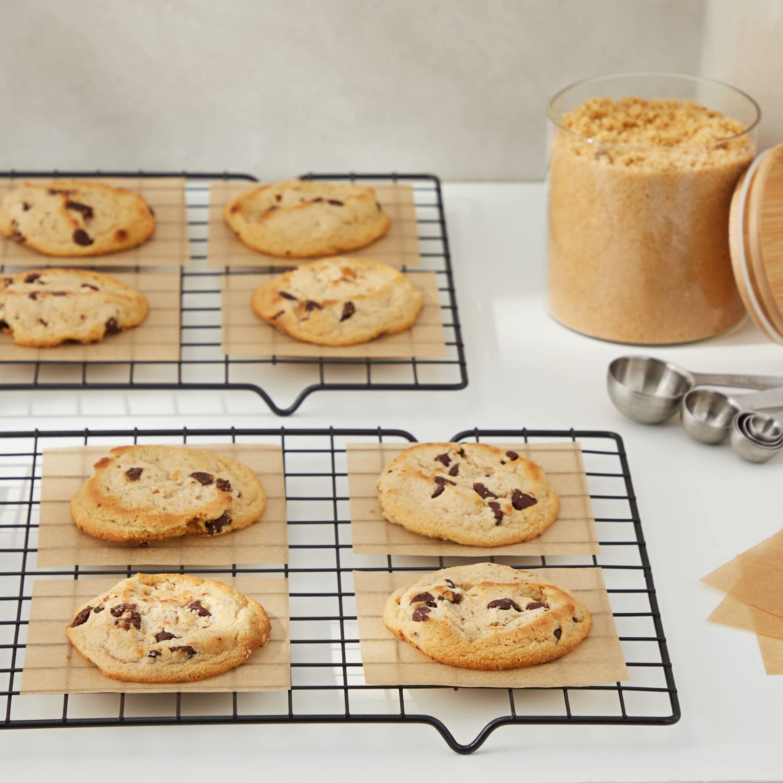 Juvale parchment squares ideal for cupcake boxes, clean liner for festive treats.