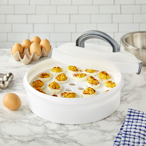 Juvale pie carrier with collapsible handle makes carrying to events simple.