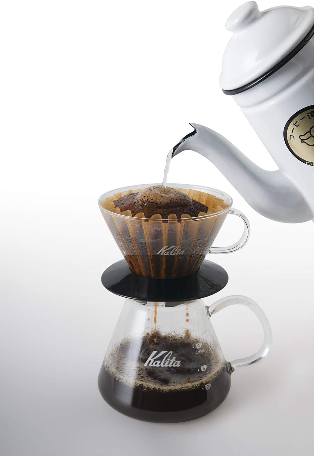 Kalita Wave 185 portable design fits cups and carafes anywhere.