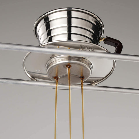 Kalita Wave 155 side view highlights its ergonomic handle and compact form for easy brewing