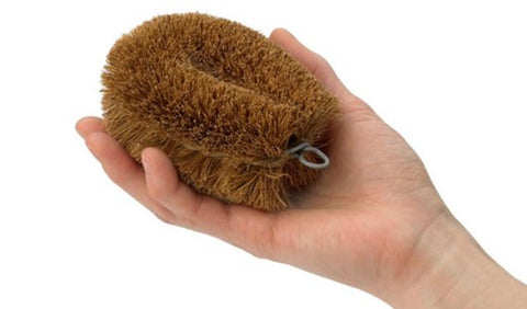 KAMENOKO TAWASHI natural-material handle offers ergonomic grip for comfortable kitchen use