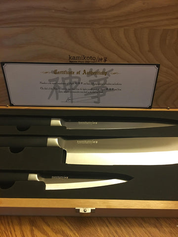 Kamikoto Kanpeki knife set highlighting shelf-condition case ready for purchase