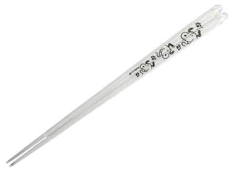 Kaneshotouki Peanuts Snoopy clear chopsticks included with gift bag for easy gifting.