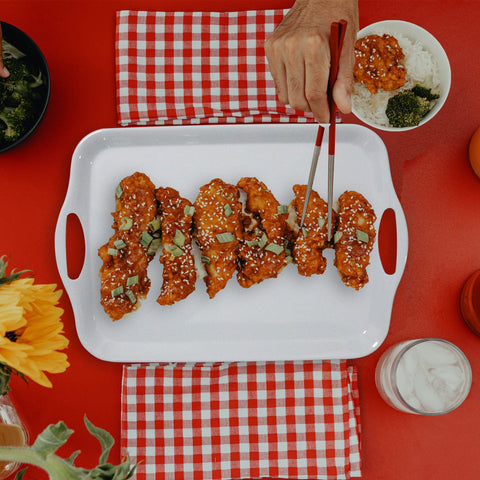 KAQAHIDO dishwasher-safe trays simplify cleanup after gatherings and dinners.