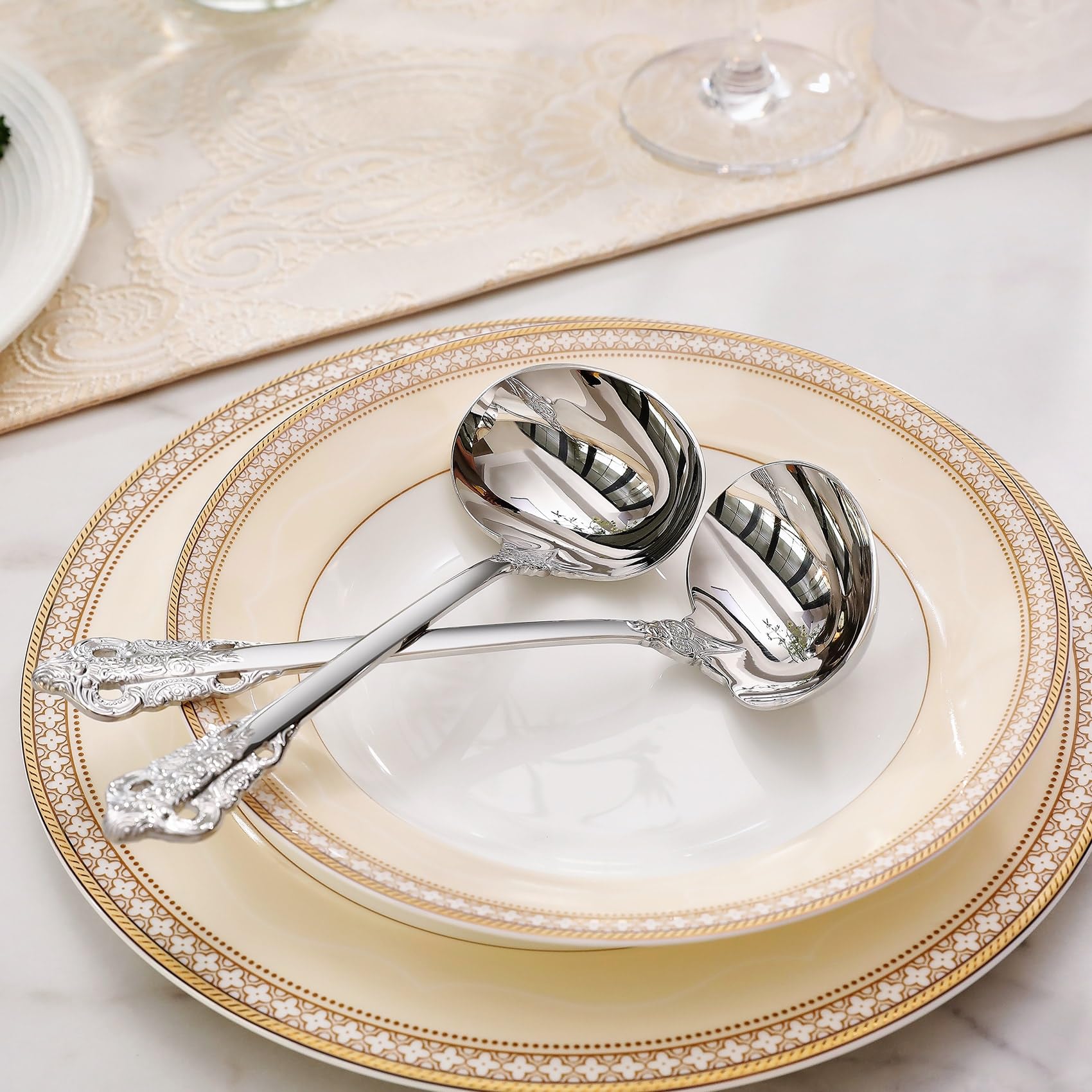 KEAWELL 18-10 stainless steel gravy ladle shines with rust resistance.