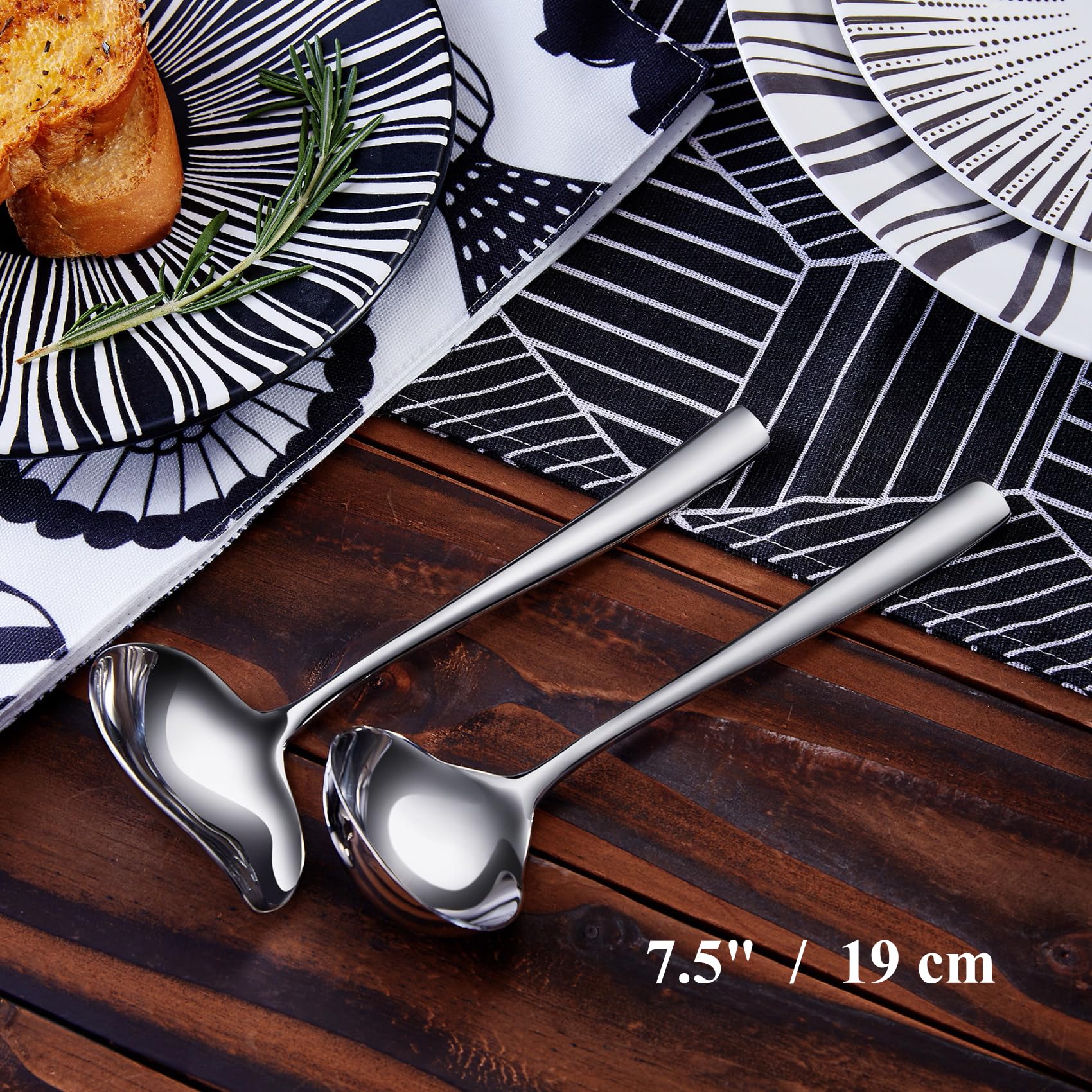 Close-up of KEAWELL Louis drizzle spoon spout for controlled pouring.