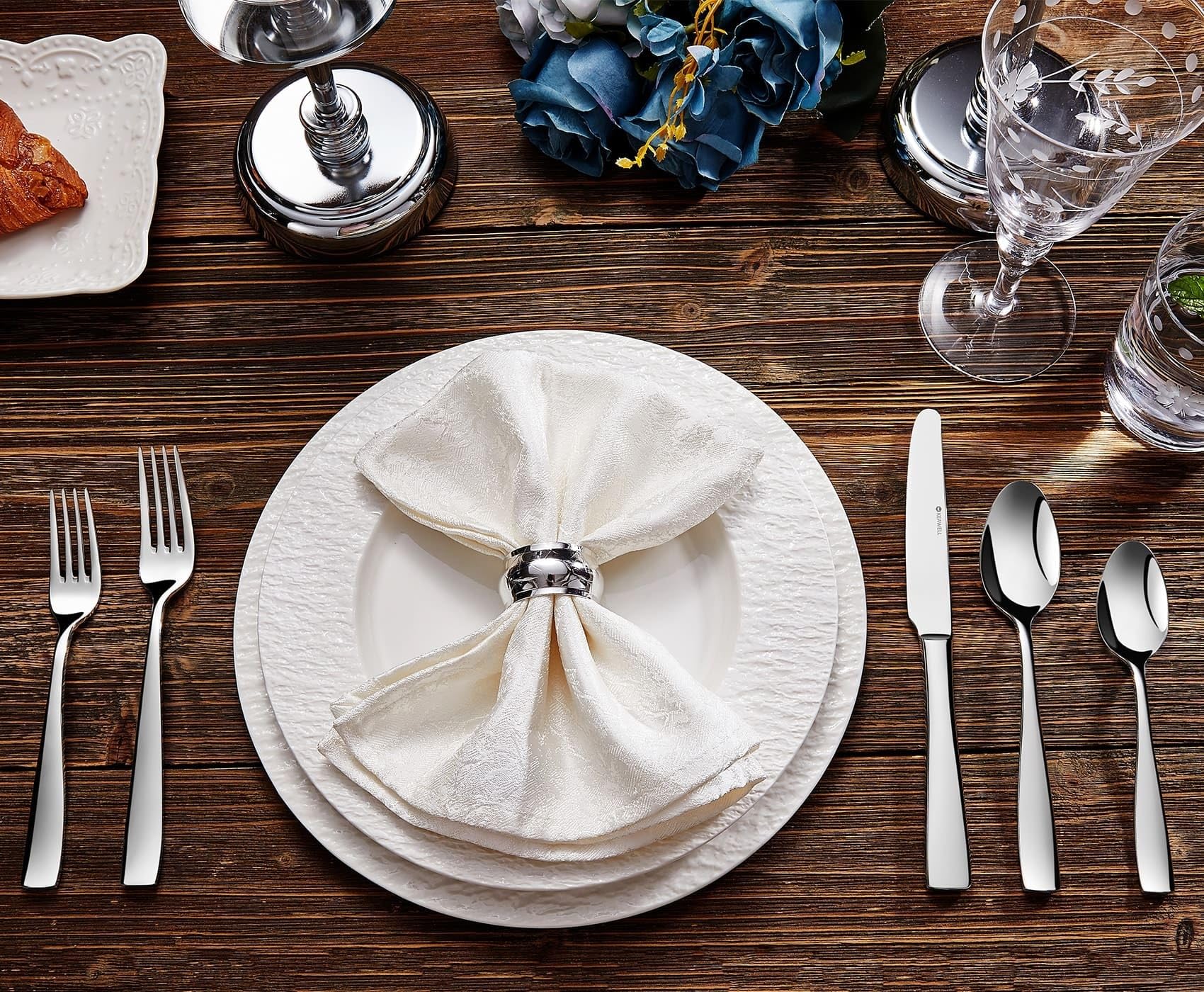 Keawell Louis Dinner Knives gift box displaying gift ready packaging