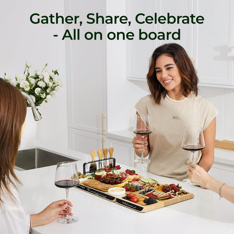 Keechee versatile set suits dinners, picnics, and gatherings.