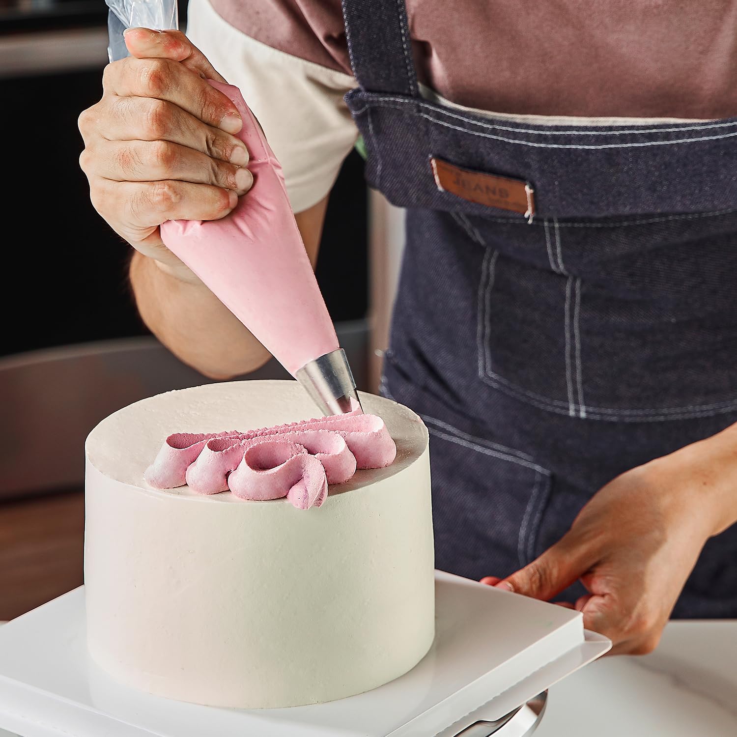 Keenpioneer piping bag usable with or without tips.