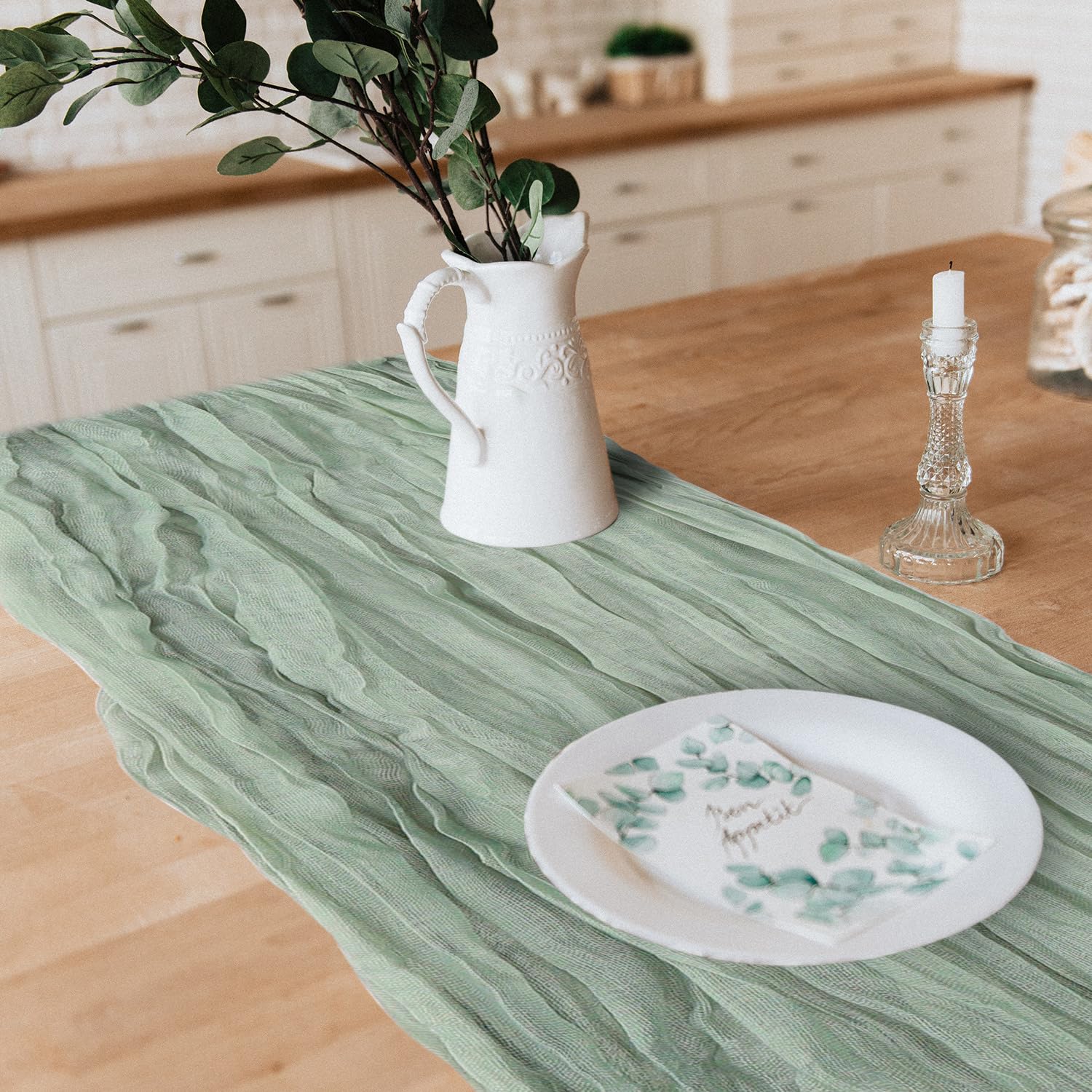 Keepshowing soft polyester cheesecloth runner enhances table ambiance for weddings or events.