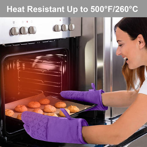 KEGOUU heat-resistant cooking gear protects hands during baking and roasting.