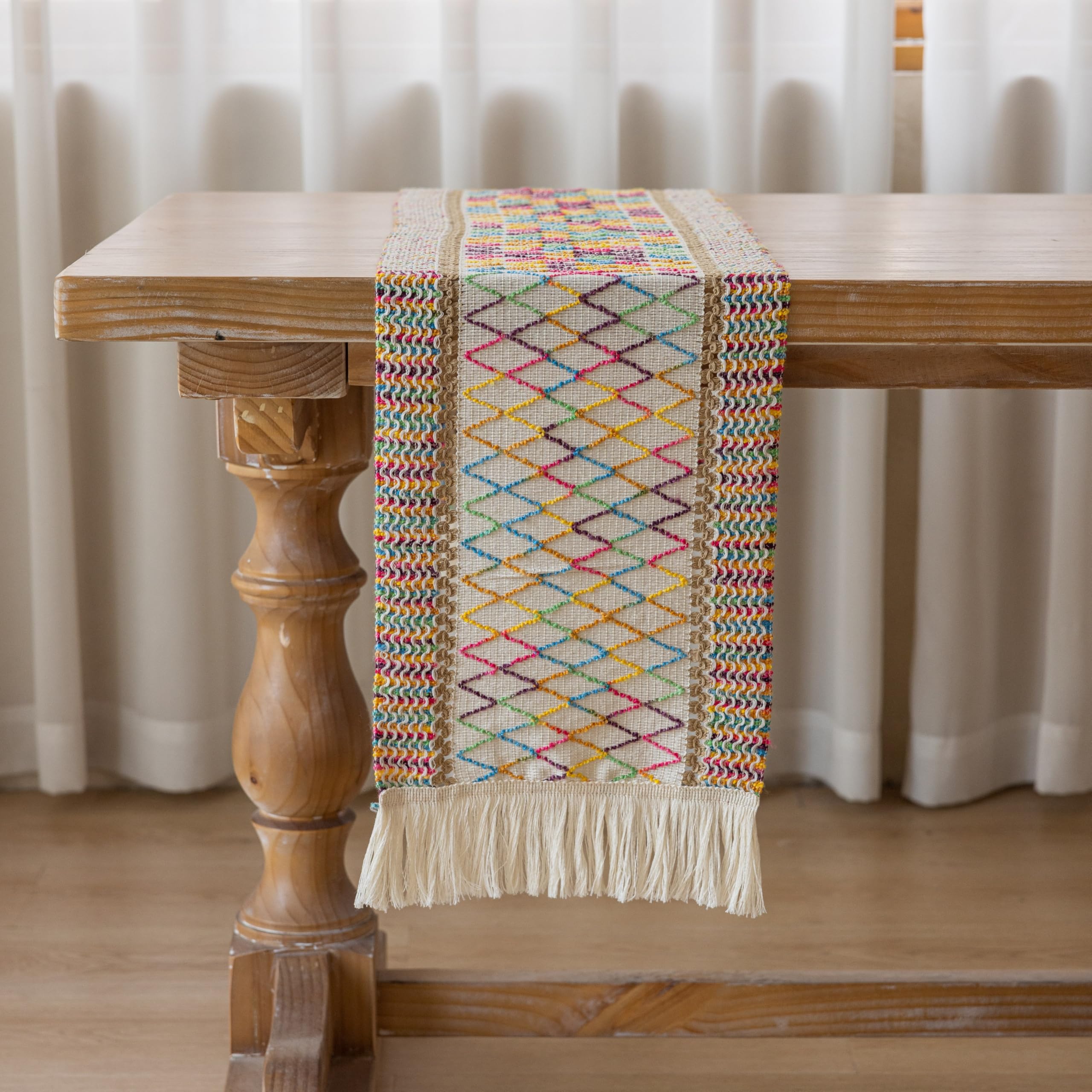 Keketoarrange baby shower decor using festive table runner