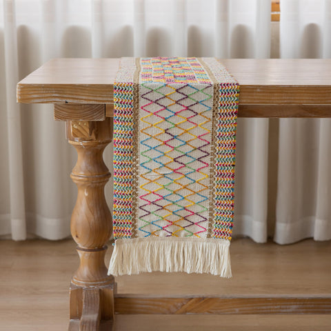 Keketoarrange baby shower decor using festive table runner