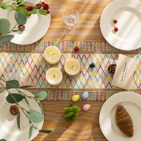 Keketoarrange Easter table decor in rustic bohemian style