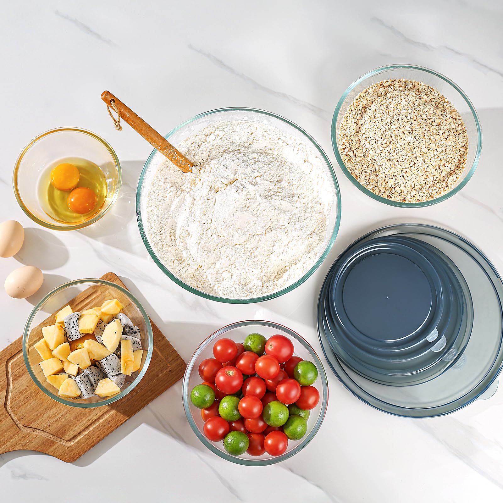 KEMETHY 2.2QT bowl with lid perfect for batters and marinades.