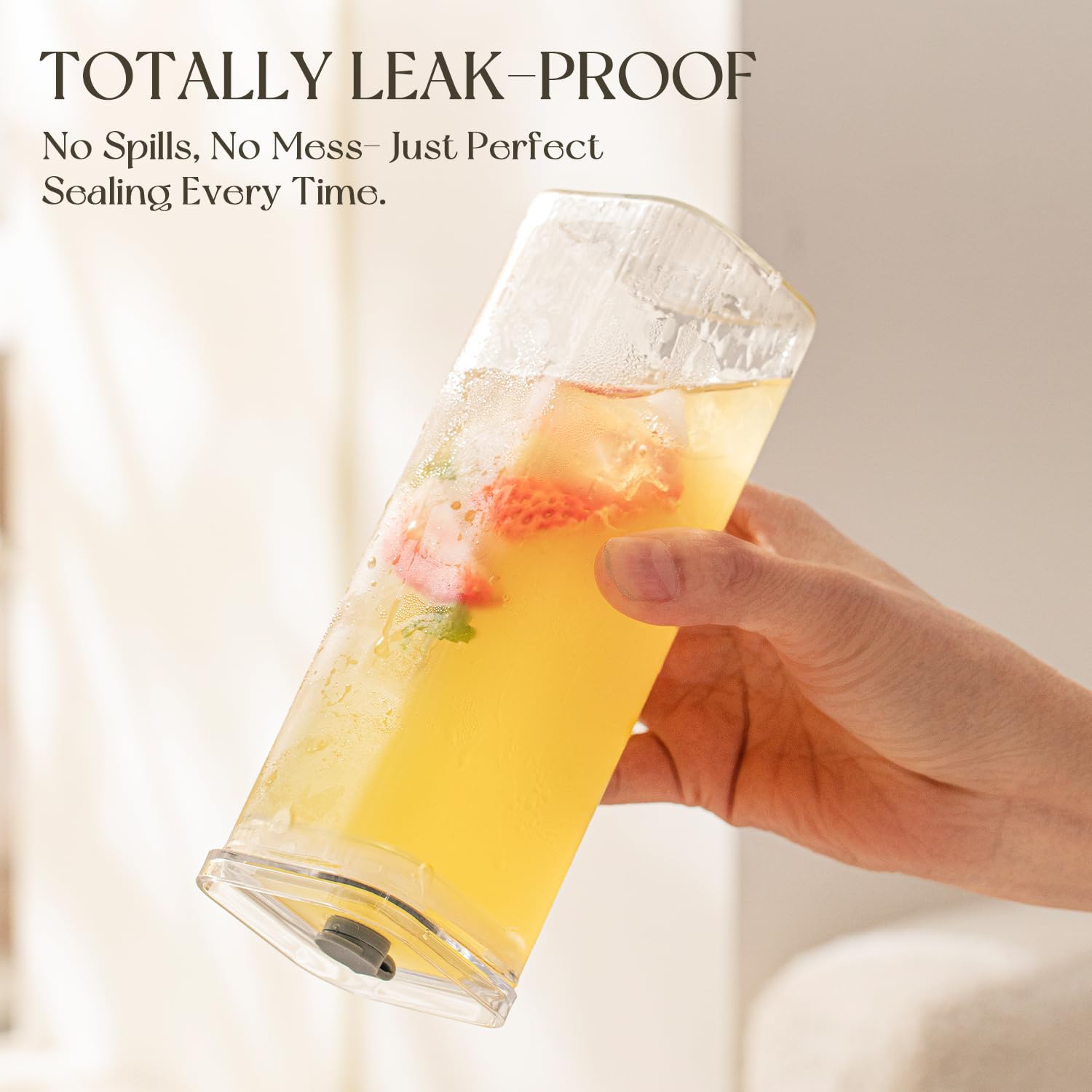 KEMORELA 17oz square glass clear tumbler showing vibrant beverage color.