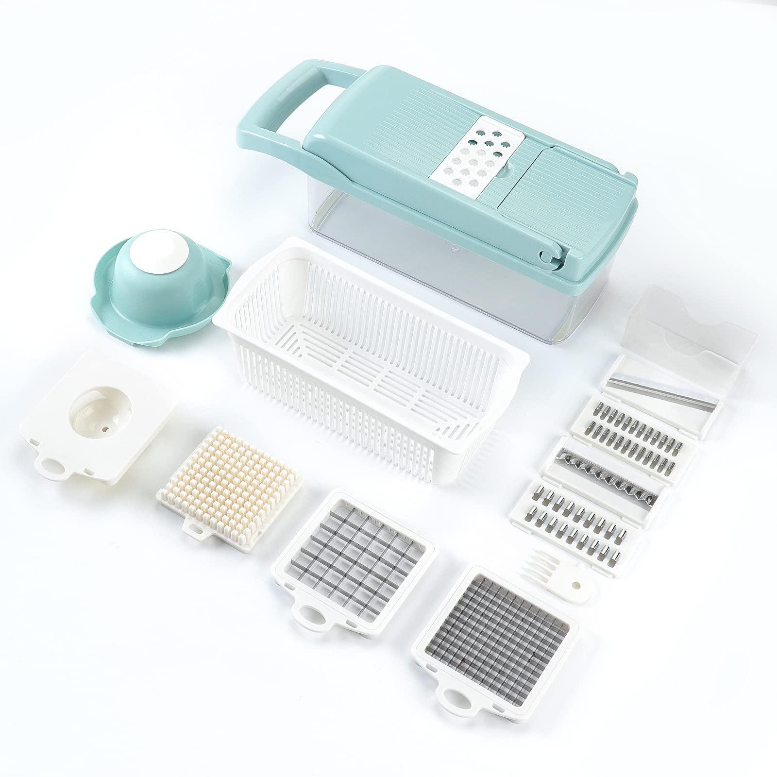 KEOUKE blue chopper in-use helps prepare onions, cucumbers, and tomatoes efficiently.