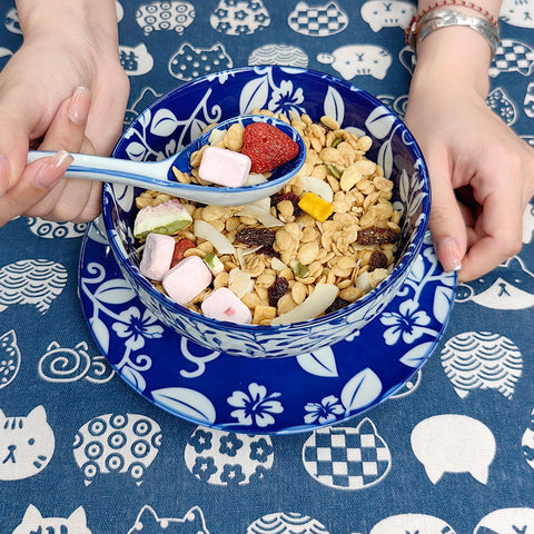 28 oz capacity of KeQiu bowls, suitable for ramen, salads, and cereals.