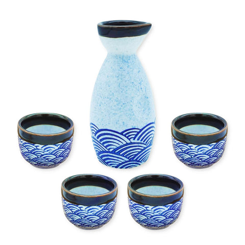 KeQiu sake bottle with blue wave pattern for smooth pour