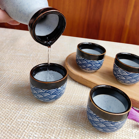 KeQiu bottle mouth design ensures drip-free pouring
