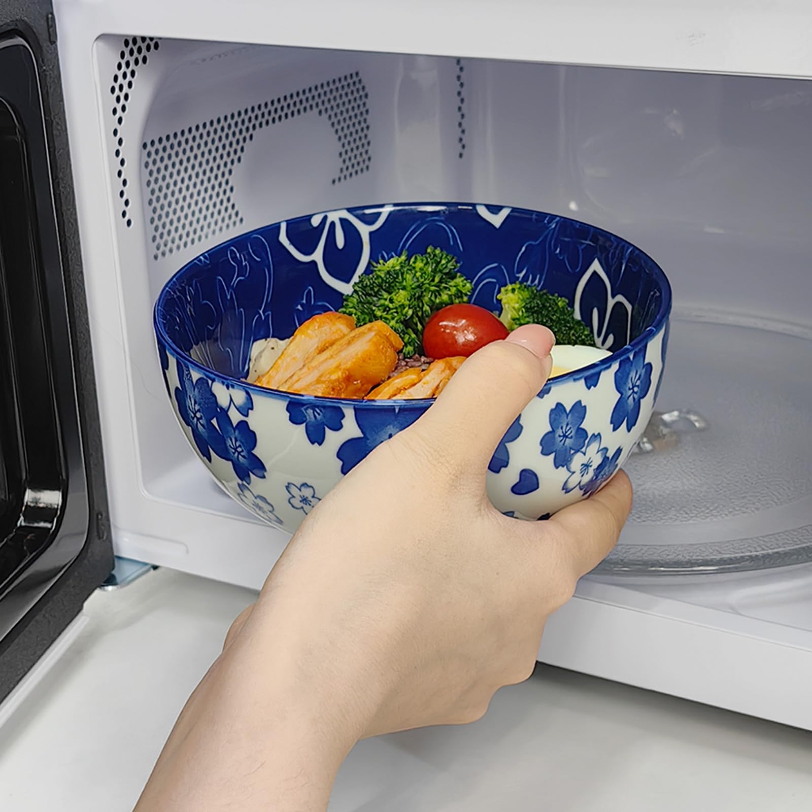 Premium gift-ready KeQiu packaging, perfect for housewarmings or weddings.