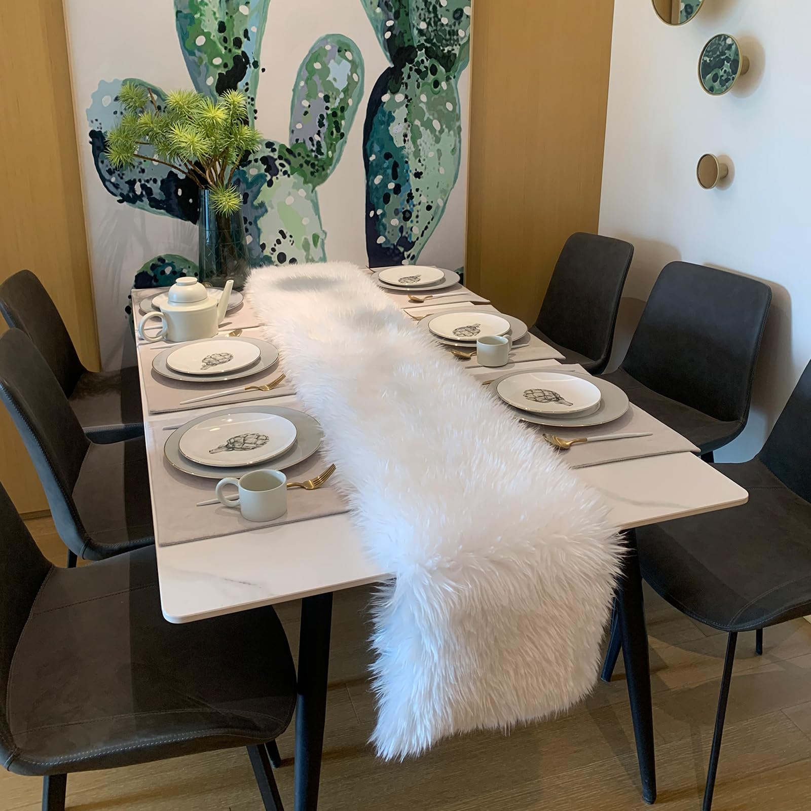 KERTFGOKU white faux fur table runner with Christmas table setting
