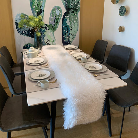 KERTFGOKU white faux fur table runner with Christmas table setting