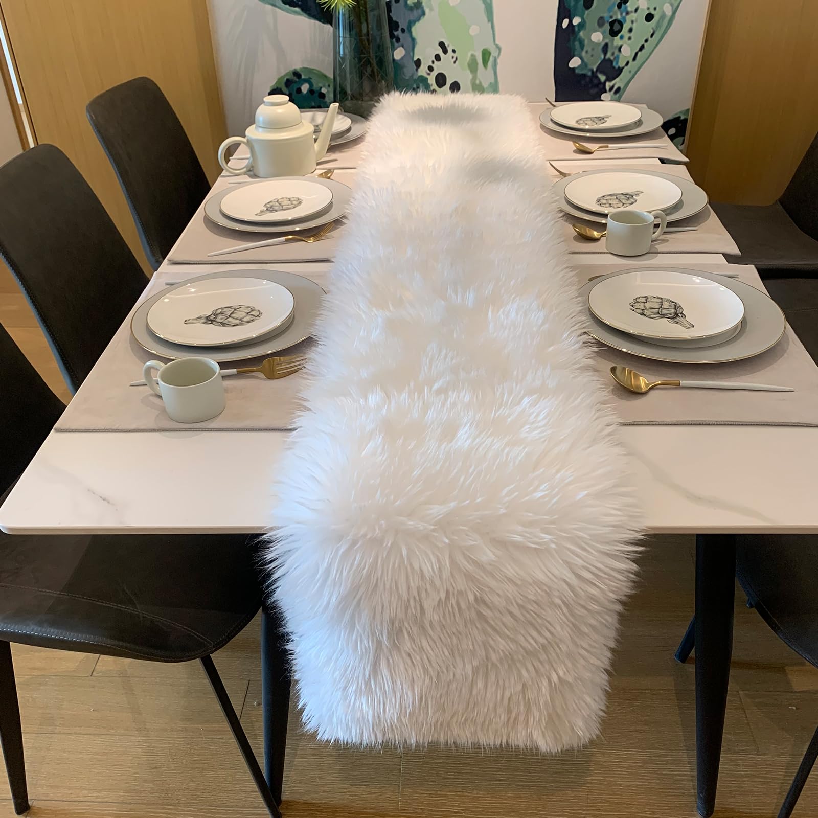 KERTFGOKU white faux fur table runner on dining table for festive setup
